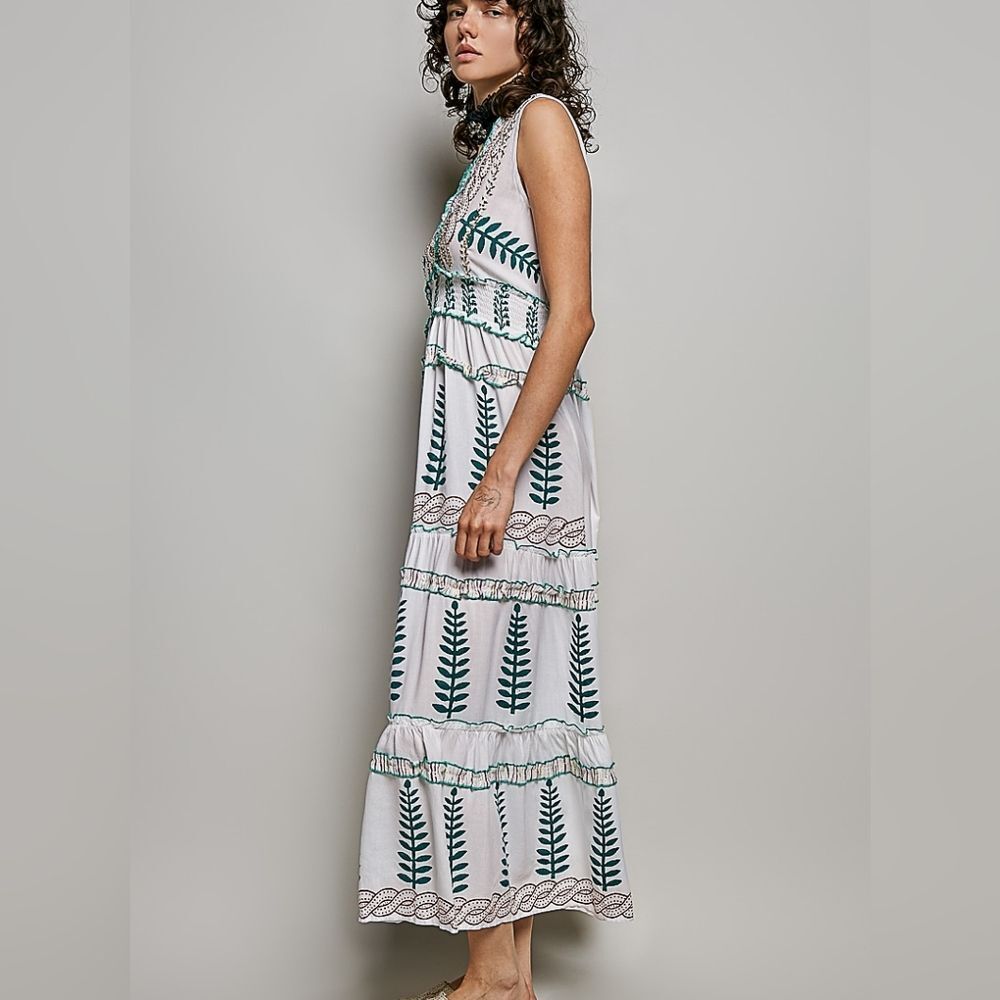 POL Floral Embroidered Sleeveless Tiered Dress w Smocked Waistband sz Large - Picture 2 of 7